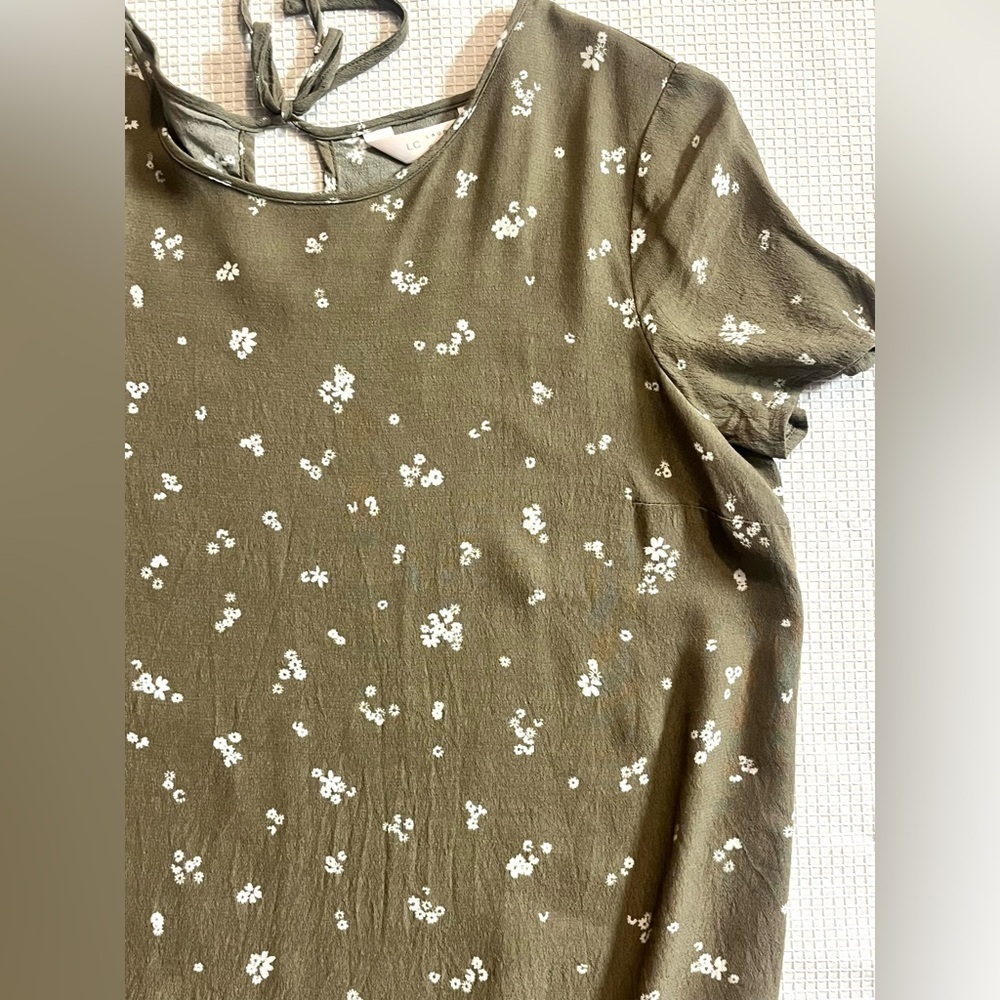 Lauren Conrad Olive Green Floral Women's Top Size XS - Picture 2 of 9
